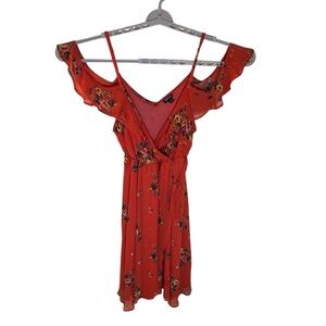 Sexy “Torrid” Off Shoulder Dress Sz 0X .